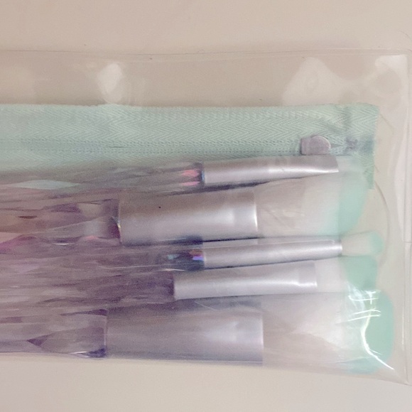 NWT URBAN OUTFITTERS 6 PIECE BLUE IRIDESCENT CRYSTAL BRUSH SET - Picture 5 of 6